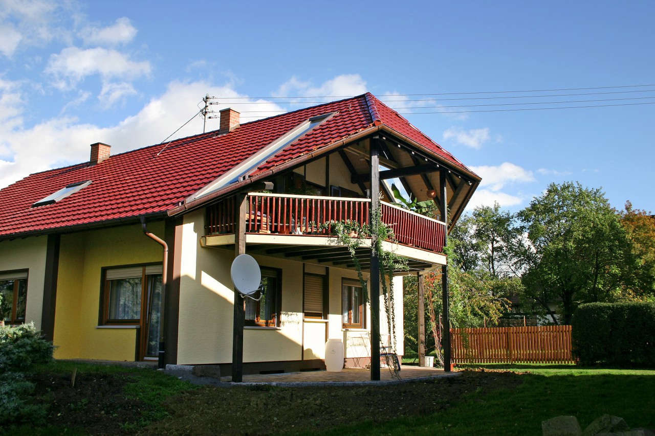 Angebauter Dachgeschoss-Holzbalkon BECK Zimmerei